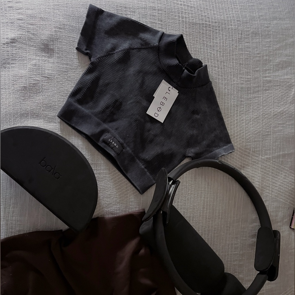 SOLD | Lebod Charcoal Ribbed Cropped Workout Shirt
